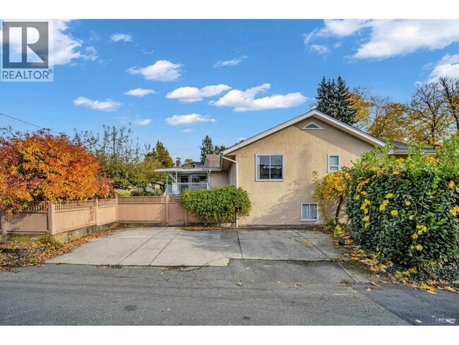 Building Photo - 2051 W 17th Ave