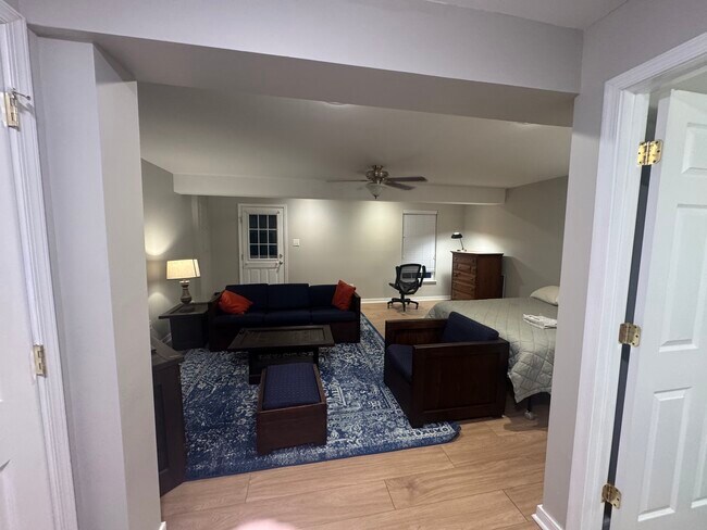 Foto del edificio - 8756 Springwater Dr