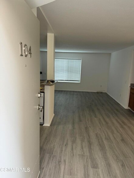 Foto del edificio - 13042 Riverside Dr