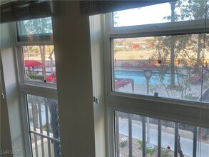 Building Photo - 2405 W Serene Ave