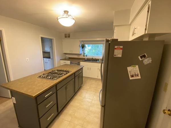 Building Photo - 109 E South Ave