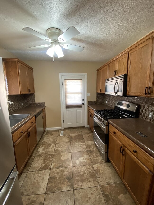 Foto del edificio - 2701 Monk Ct NW
