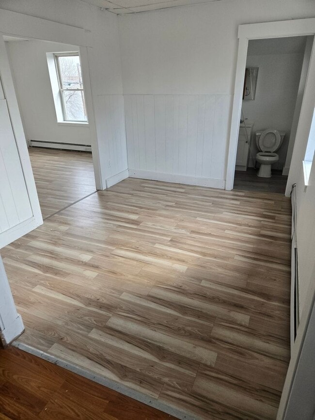 Foto del edificio - 724 N Main St