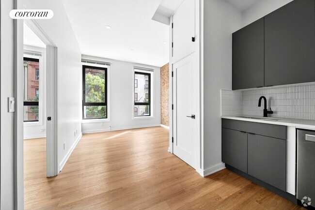 Building Photo - 317 W 51st St