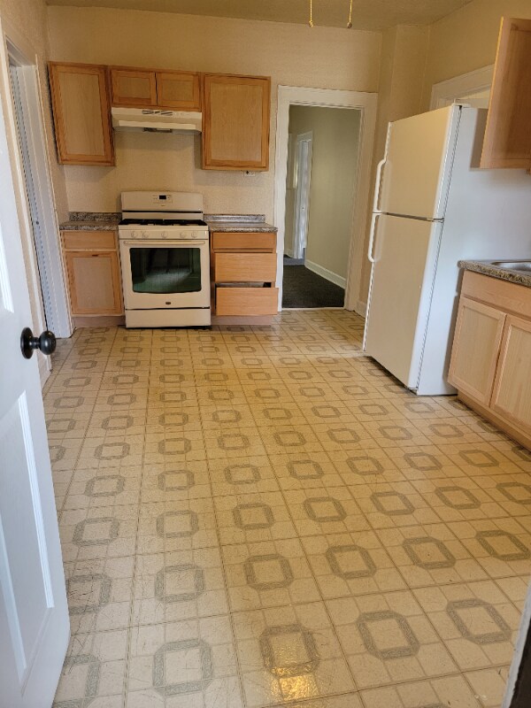 Foto principal - 9631 S Ave M