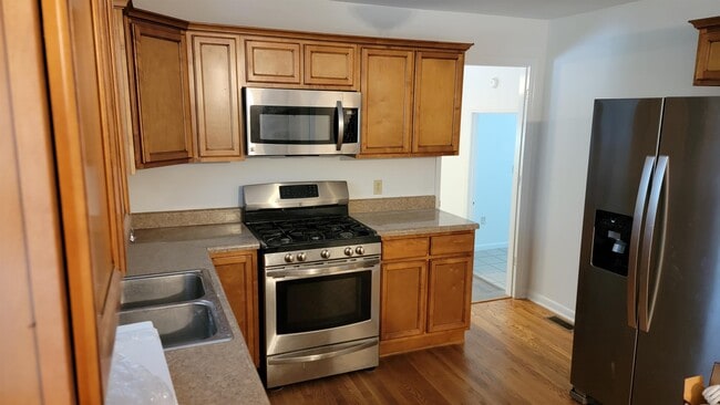 Building Photo - 517 des