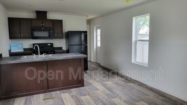 Building Photo - 900 N Curry Pike