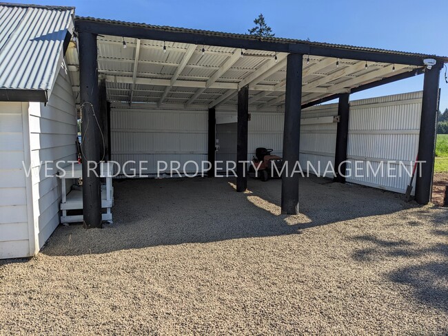 Foto del edificio - 32360 NW Padgett Rd