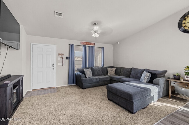 Building Photo - 945 Villa Seca Dr