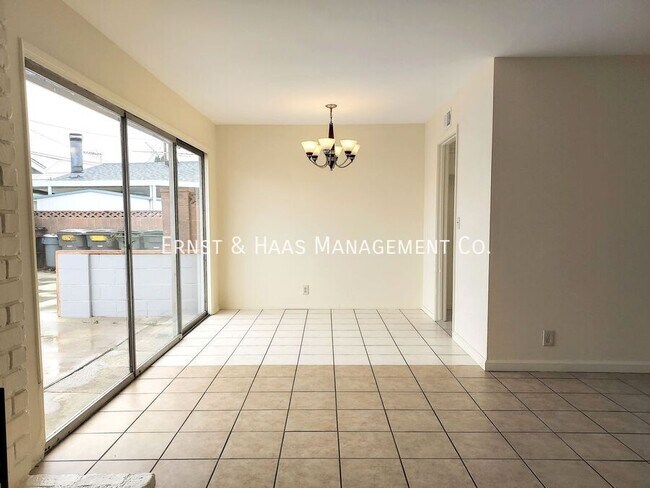 Foto del edificio - 8419 San Capistrano Way