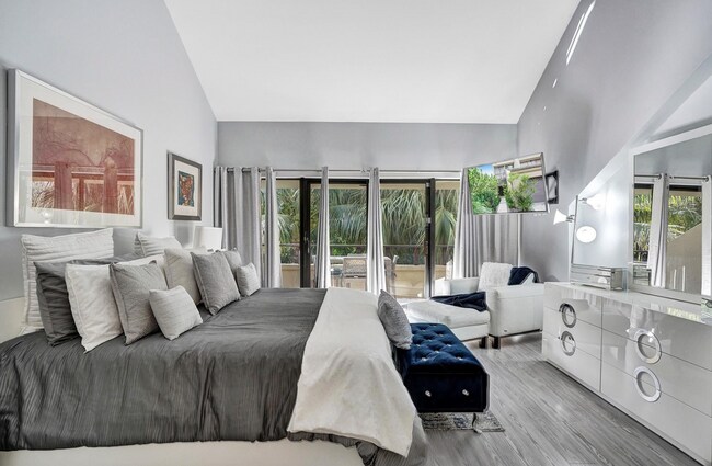 Foto del edificio - 702 St Albans Dr