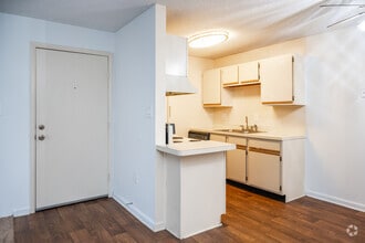 2BR, 1BA - 824SF - Country Club Apartments