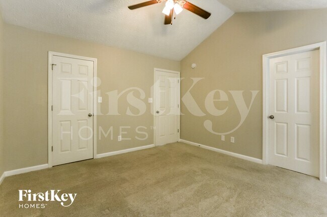 Foto del edificio - 109 Fieldcrest Dr