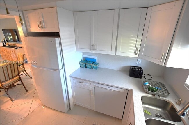 Photo - 2750 Emory Dr W House