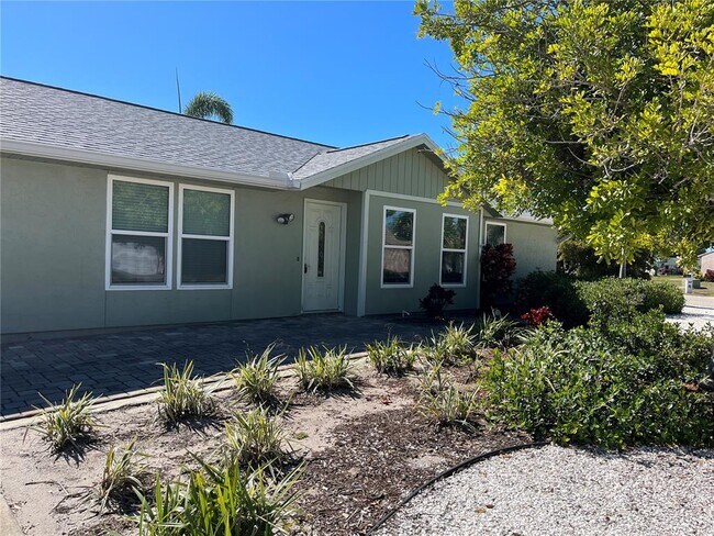 Foto del edificio - 3409 66th St Ct W
