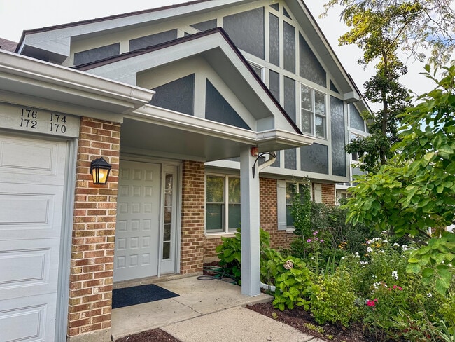 Building Photo - 174 Hemingway Ct