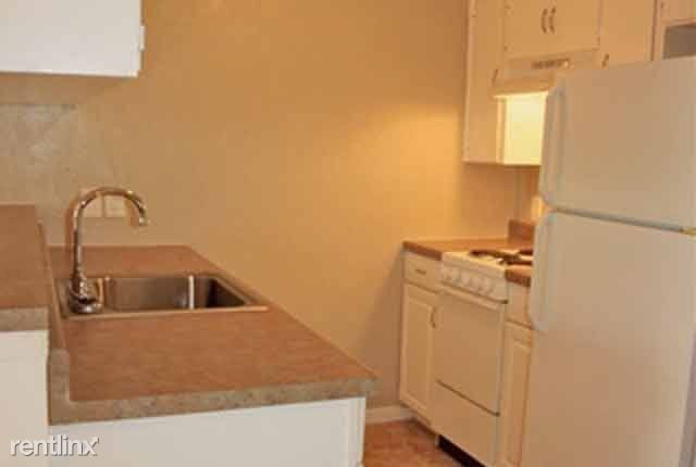 Building Photo - 2709 Manor Rd