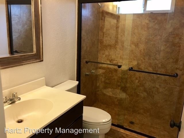 Building Photo - 1801 Crestwood Ct