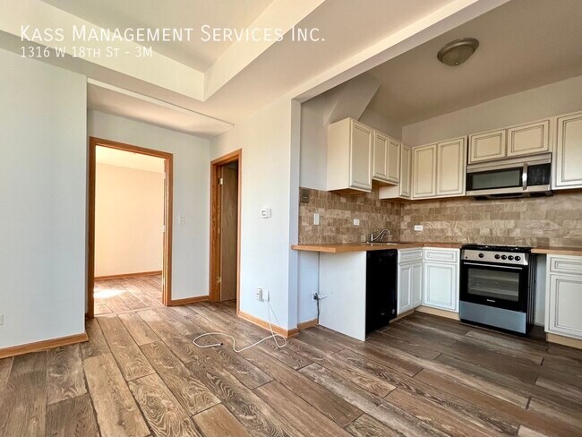 Foto del edificio - 1316 W 18th St