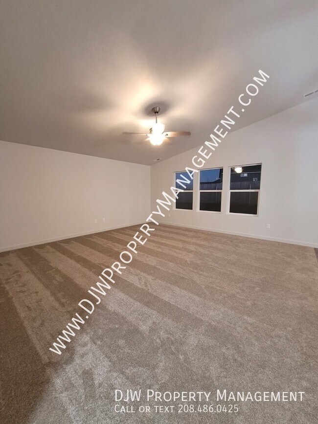 Foto del edificio - 16875 N Lowerfield Loop