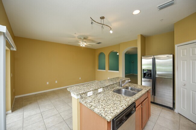 Building Photo - 3716 Parkridge Cir