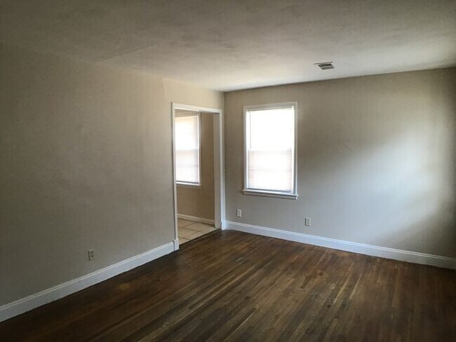 Foto del edificio - 1265 Wells Station Rd