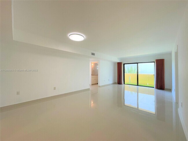Foto del edificio - 2924 Collins Ave