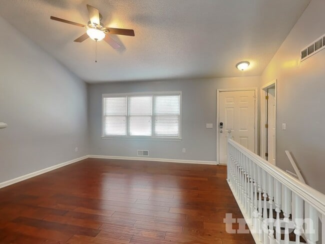 Foto del edificio - 244 Chastain Way