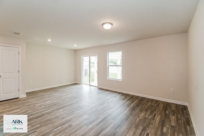 Building Photo - 45335 Red Brick Dr