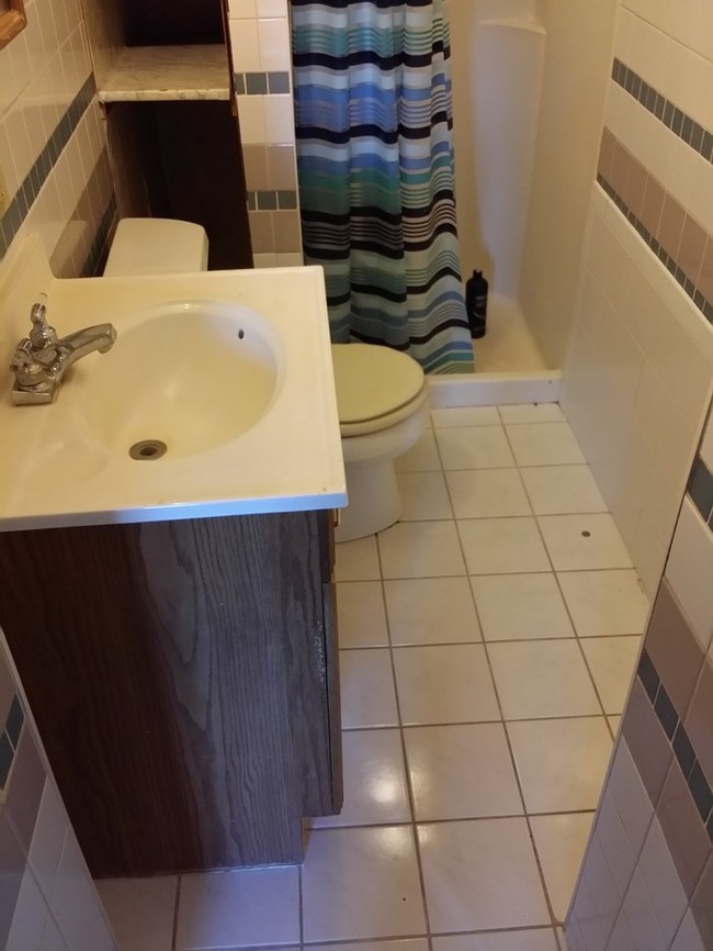 Building Photo - $695 - 1 Bed, 1 Bath - Smoketown