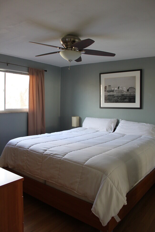 Foto del edificio - 1056 N Marion St