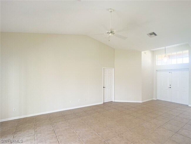 Building Photo - 129 SW 37th Ave