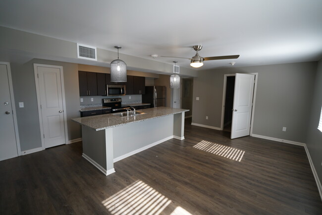 Foto del edificio - 1420 Crescent Rd