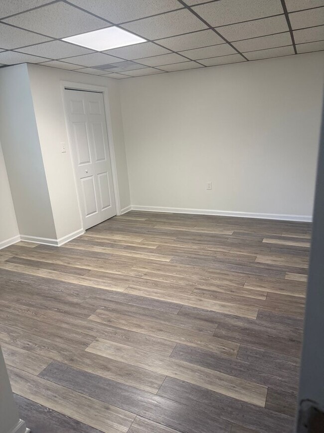 Building Photo - 8781 Damron Pl