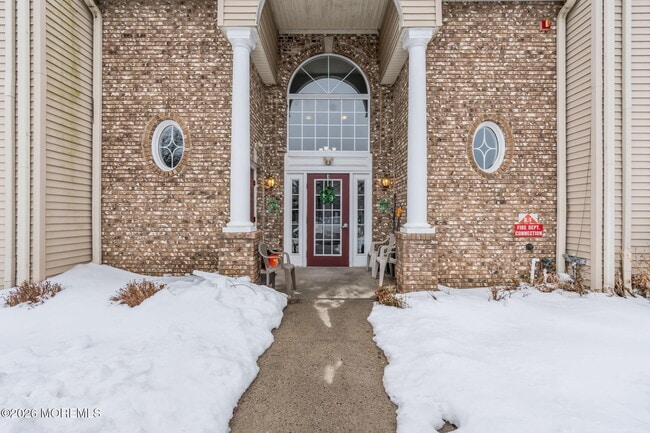 Building Photo - 12 High Pointe Way