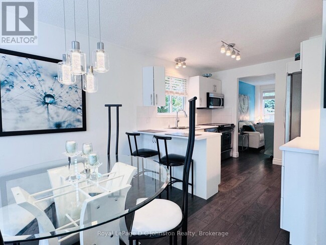 Building Photo - 160 Morpeth St