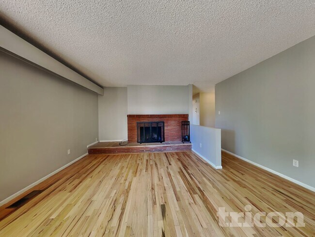 Foto del edificio - 1400 Ebbetts Dr