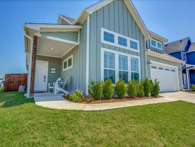 Foto del edificio - 405 Carneros Dr