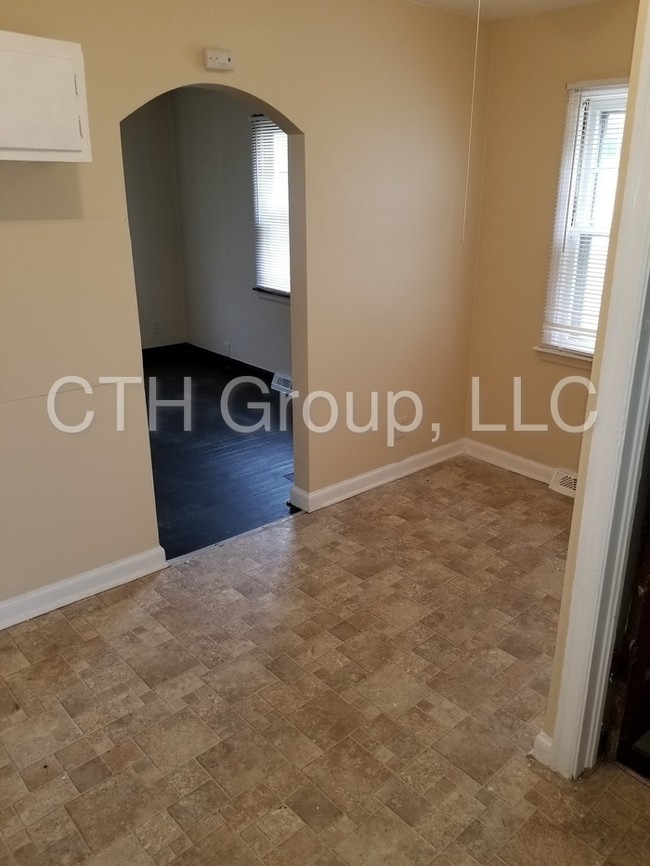 Building Photo - 2BR, 1Bth Home, Newly Updated! Section 8