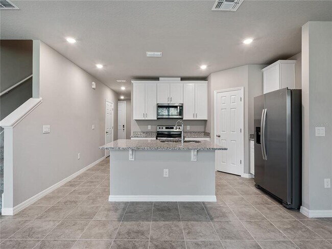 Building Photo - 658 Legacy Lp