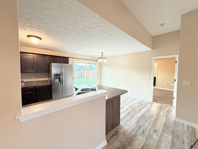 Foto del edificio - 2201 Hall Ln