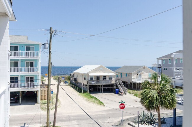 Building Photo - (C110) - 1503 Carolina Beach Avenue N, Uni...