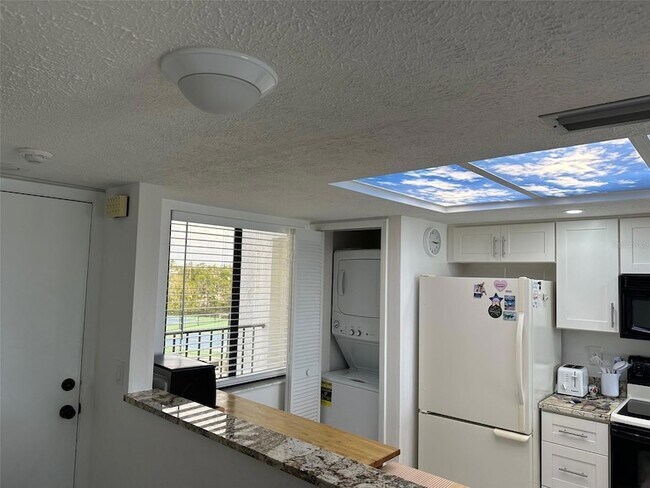 Foto del edificio - 4835 Bonita Beach Rd SW