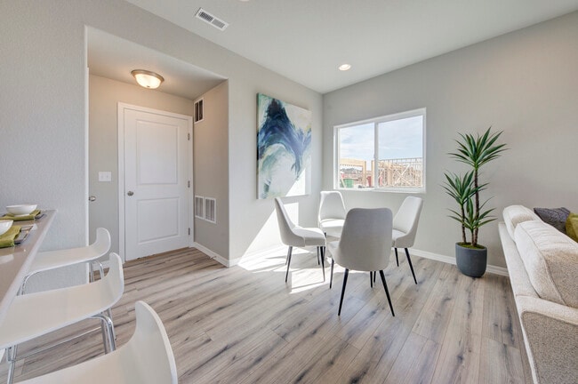 Building Photo - 7845 Tuttle Vw