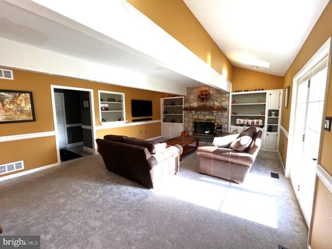 Foto del edificio - 738 Shearer St