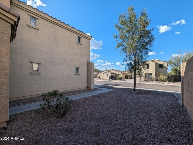 Foto del edificio - 3715 W Fremont Rd.