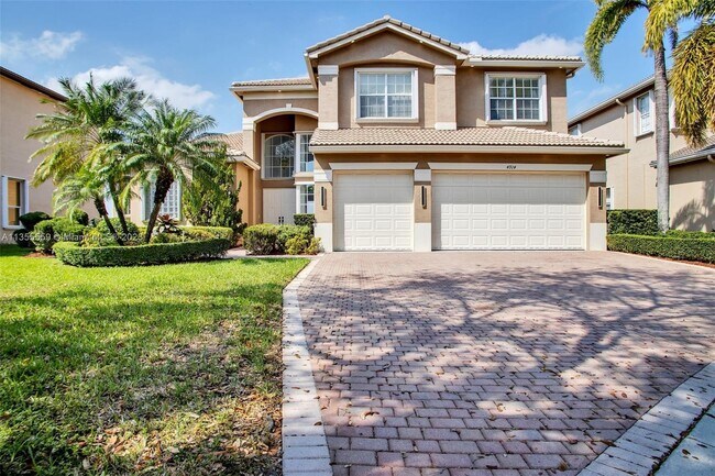 Foto del edificio - 4914 SW 185th Terrace