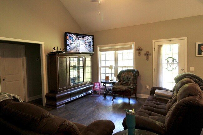 Foto del edificio - 425 Serenity Ave
