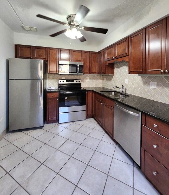 Foto del edificio - 426 Wesley Ave