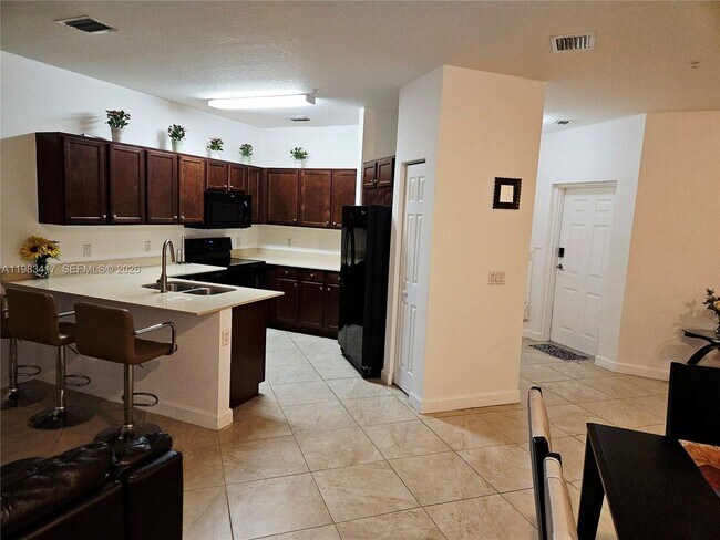 Foto del edificio - 290 NW 109th Ave